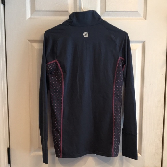Aerie fit brand size L pullover 1/4 zip top - Picture 3 of 4